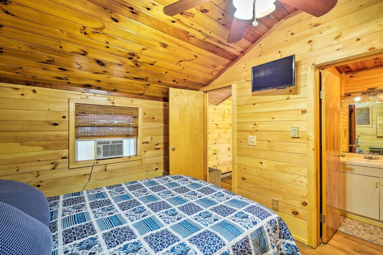 Bolton Landing Cottage With Deck, Walk To Beach! Exterior photo