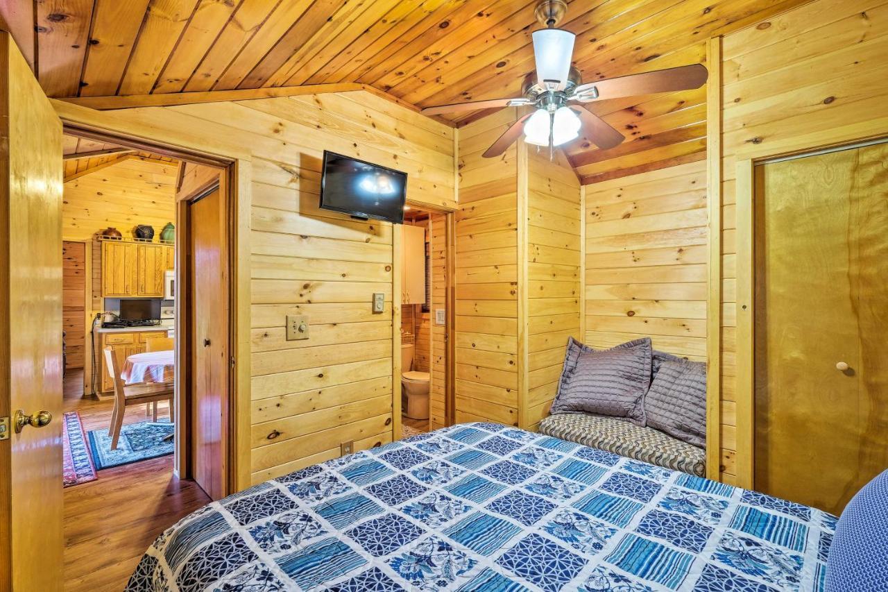 Bolton Landing Cottage With Deck, Walk To Beach! Exterior photo