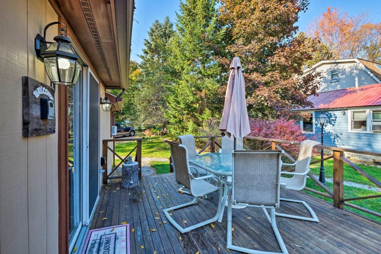 Bolton Landing Cottage With Deck, Walk To Beach! Exterior photo