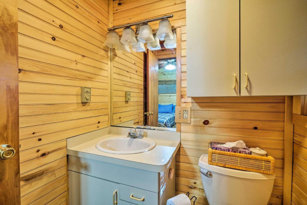 Bolton Landing Cottage With Deck, Walk To Beach! Exterior photo